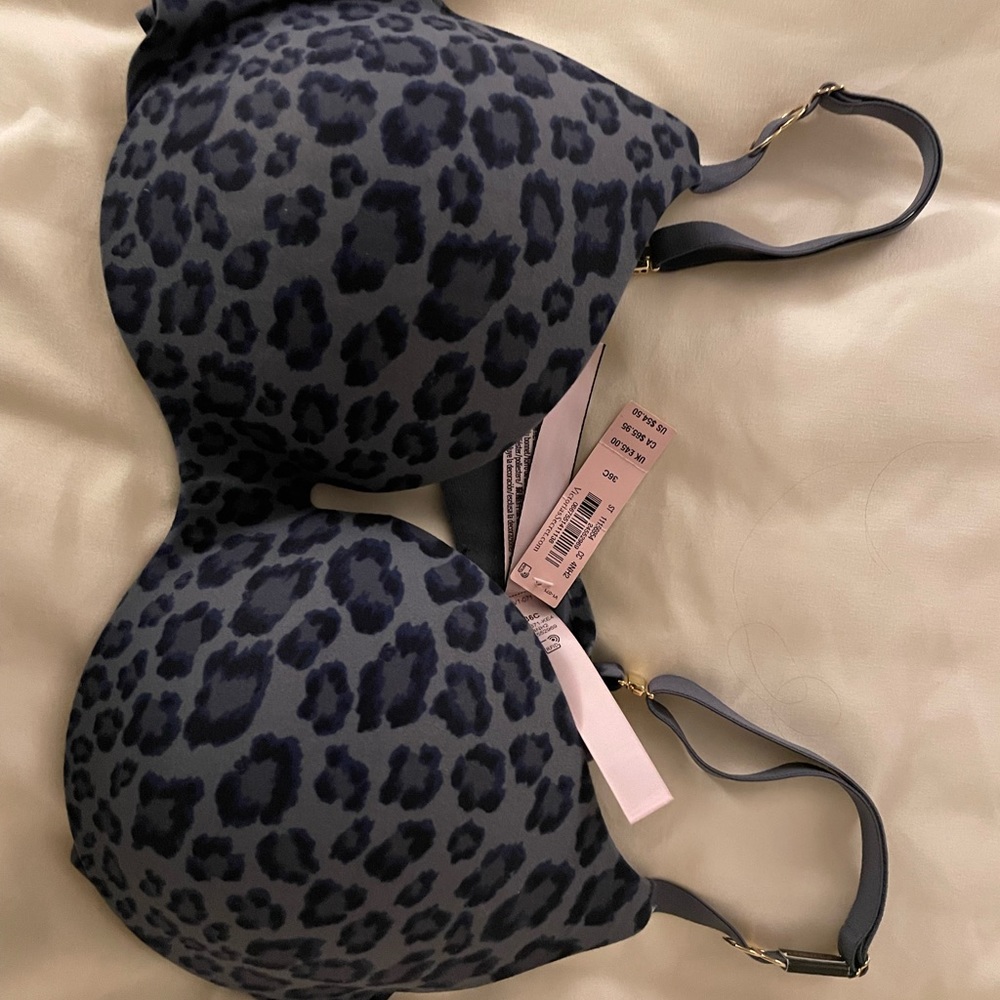VS Brand New Limited Edition Bra 36C